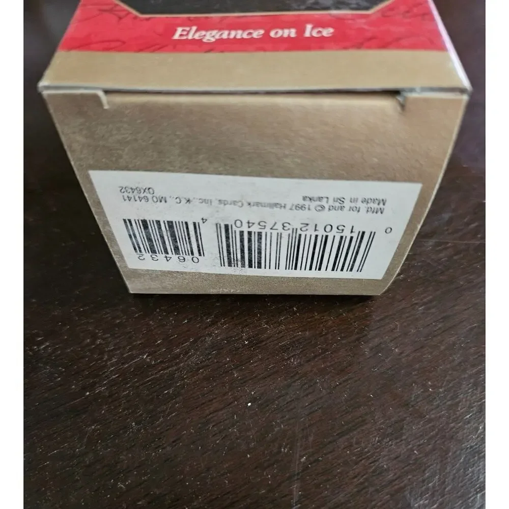 Vtg Hallmark Keepsake Elegance On Ice Christmas Ornament - Figure Skating 1997